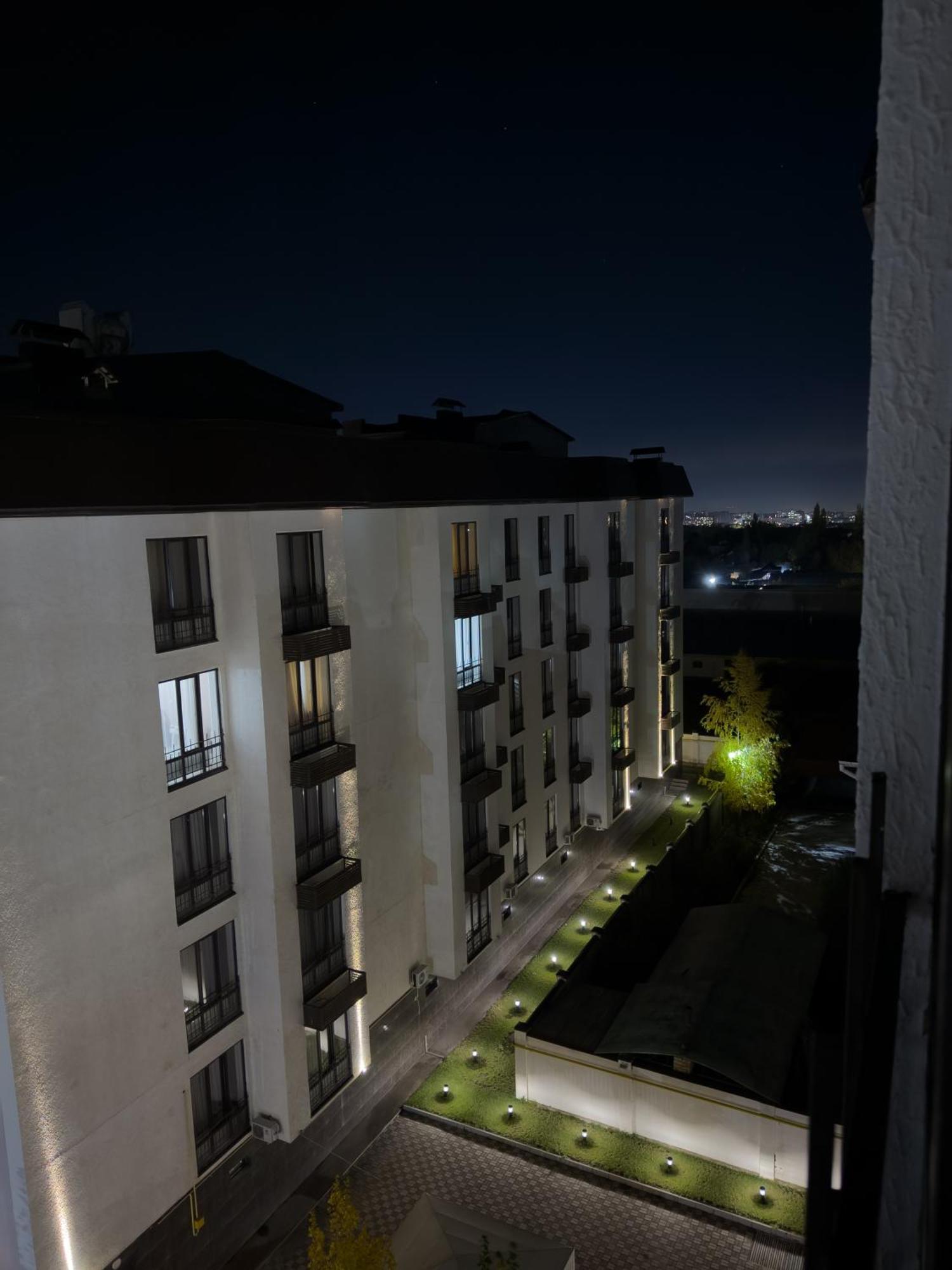 Casablanca Apart Hotel Bisjkek Eksteriør billede