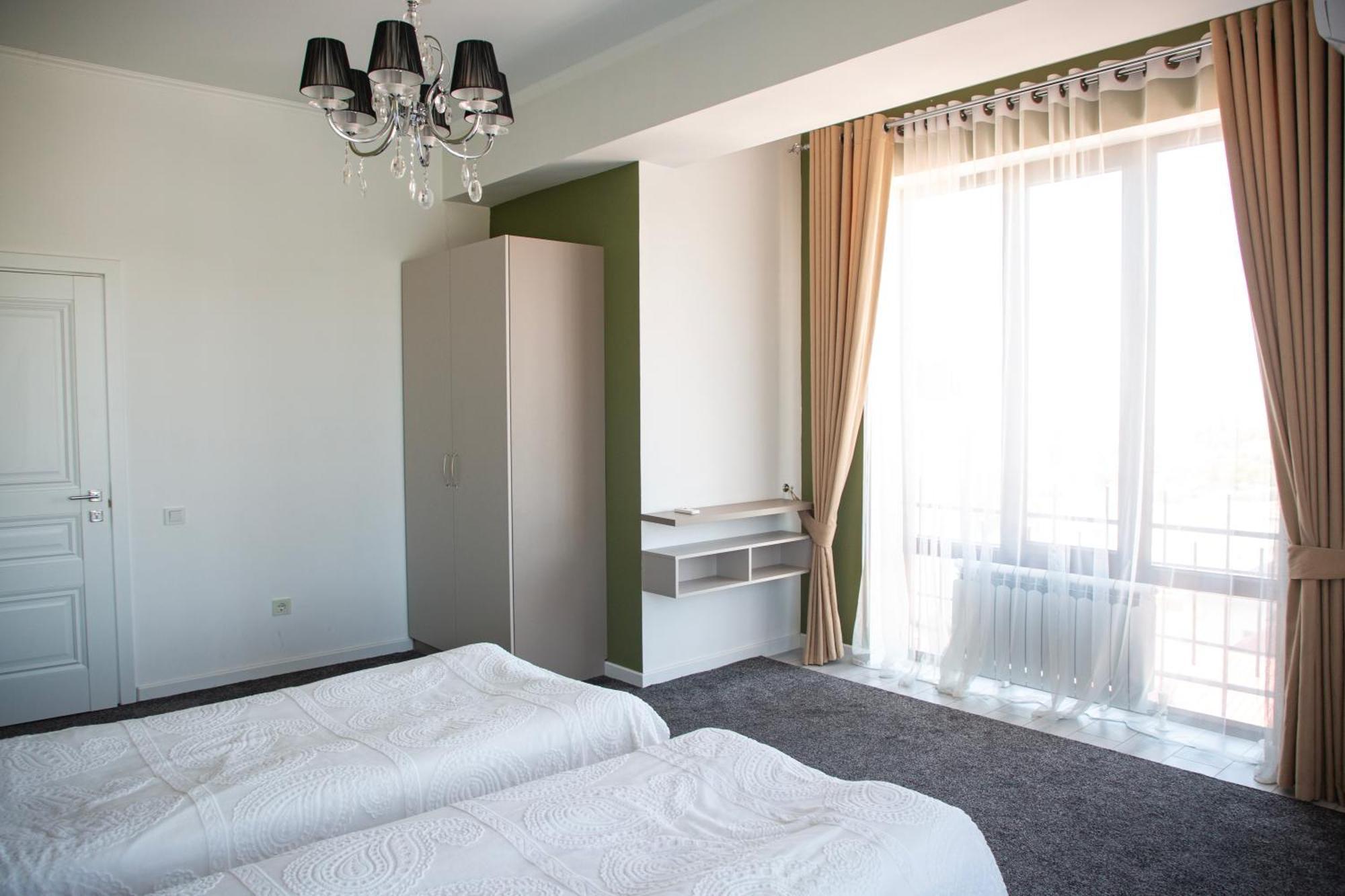 Casablanca Apart Hotel Bisjkek Eksteriør billede
